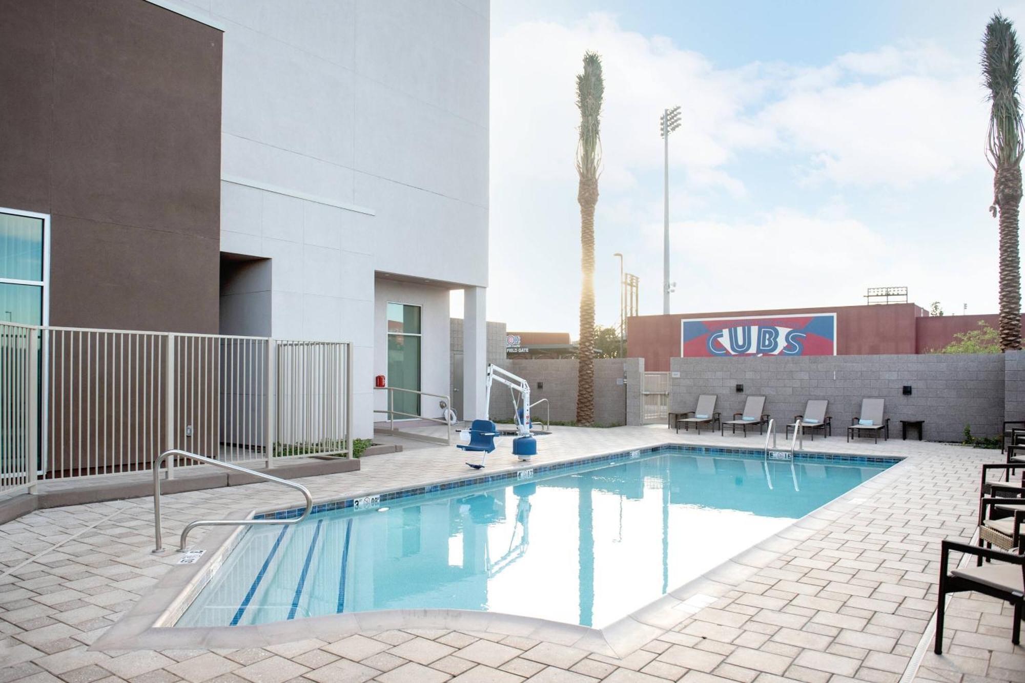 Courtyard By Marriott Mesa At Wrigleyville West Buitenkant foto