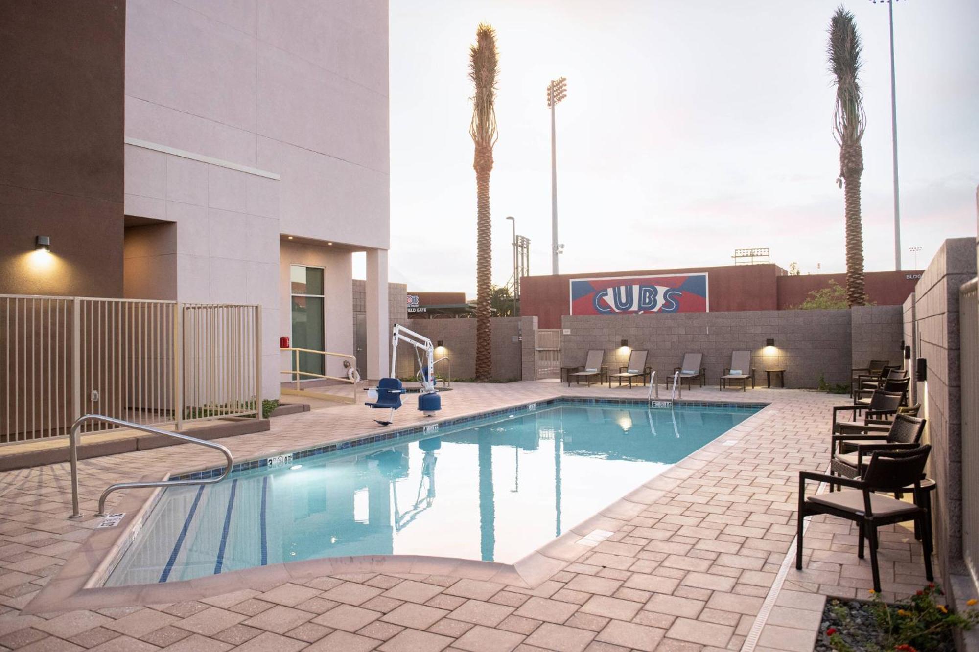 Courtyard By Marriott Mesa At Wrigleyville West Buitenkant foto