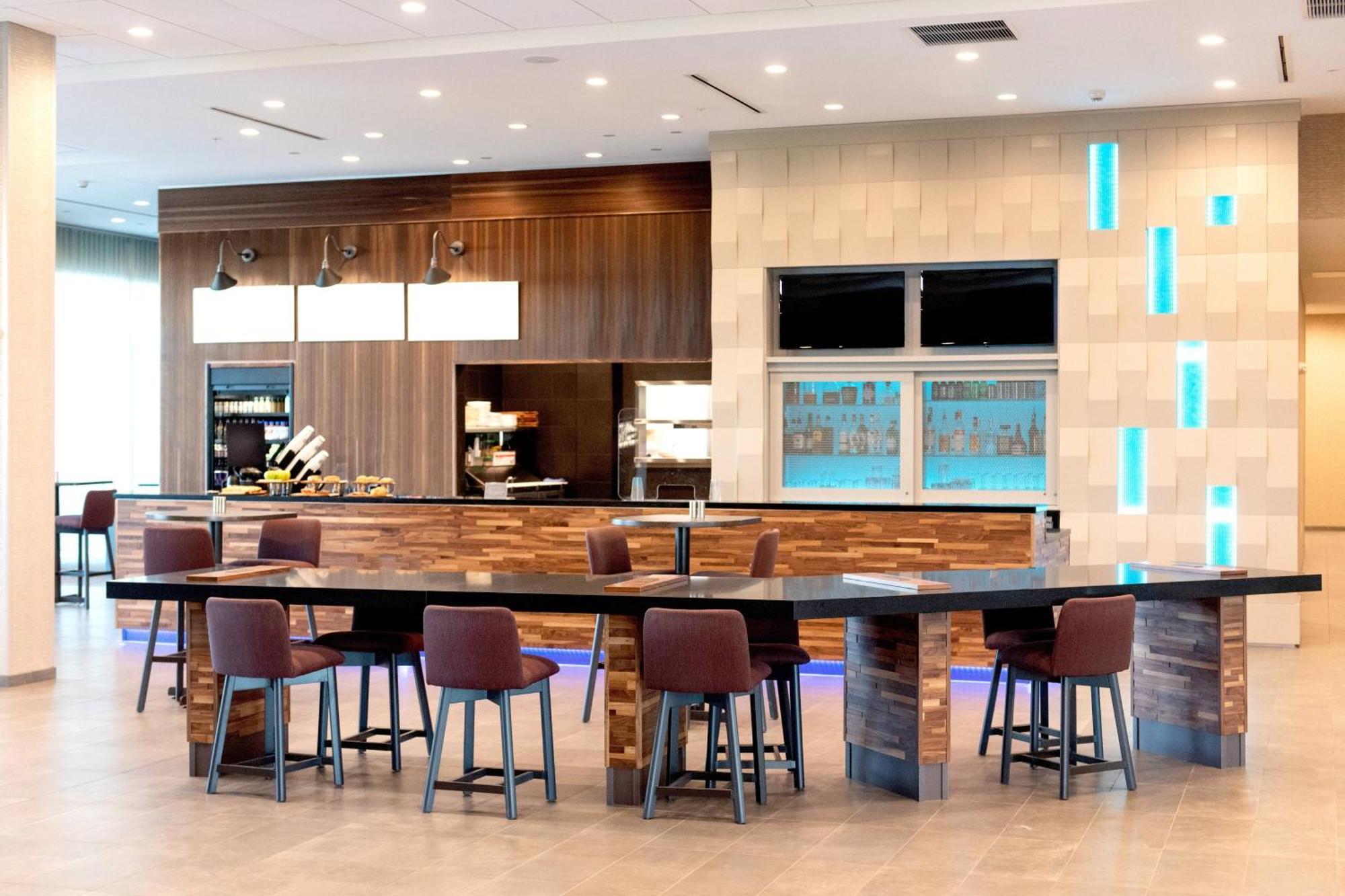 Courtyard By Marriott Mesa At Wrigleyville West Buitenkant foto
