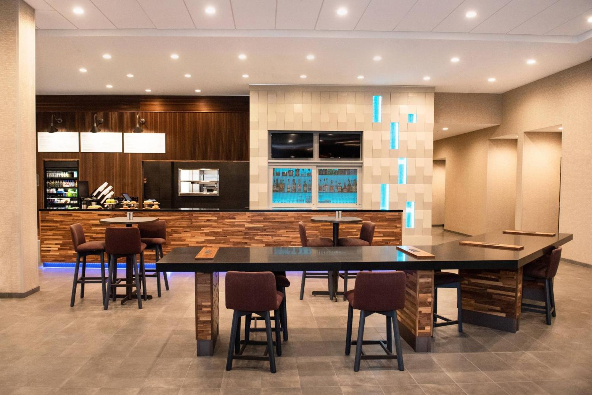 Courtyard By Marriott Mesa At Wrigleyville West Buitenkant foto
