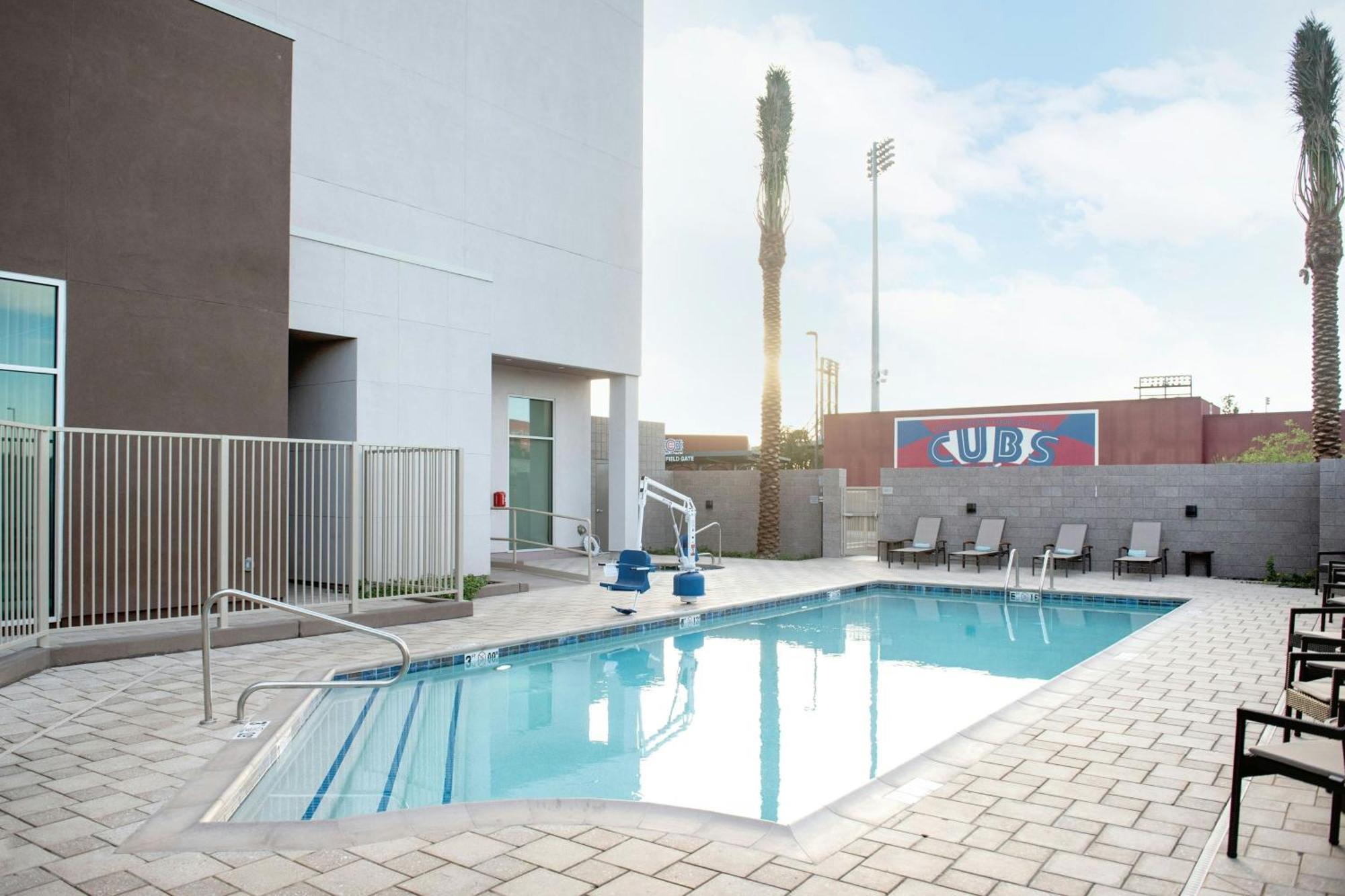 Courtyard By Marriott Mesa At Wrigleyville West Buitenkant foto
